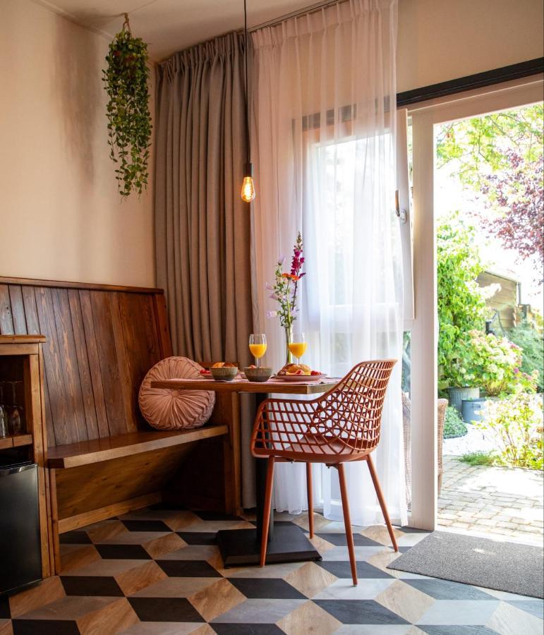 B&B Joli Met Prive Wellness Вемелдинге Екстериор снимка